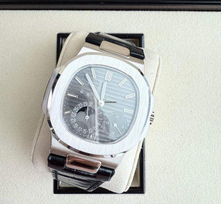 Patek Philippe Nautilus 5712g-001