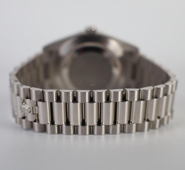 Rolex Day-date 40 40mm Smooth Bezel Platinum Ice Blue Baguette Diamond Dial Presidential Band