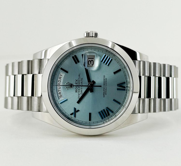 Rolex Day-date 40 40mm Smooth Bezel Platinum Ice Blue Roman Dial Presidential Band 228206