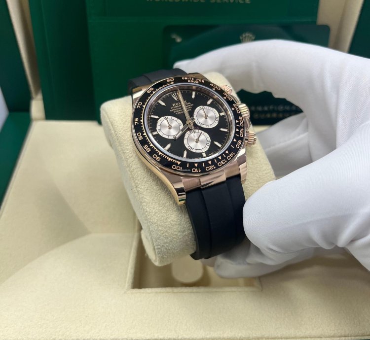 Rolex Daytona Cosmograph Daytona Black Sundust Index Dial Oysterflex Strap 126515ln