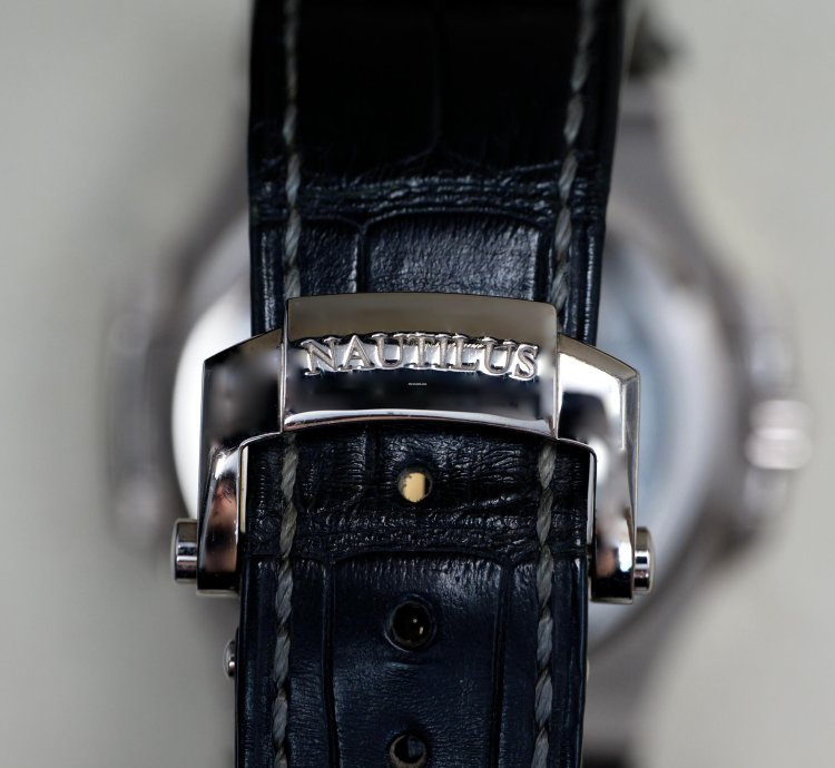 Patek Philippe Nautilus 5712g-001 Full Set 2015