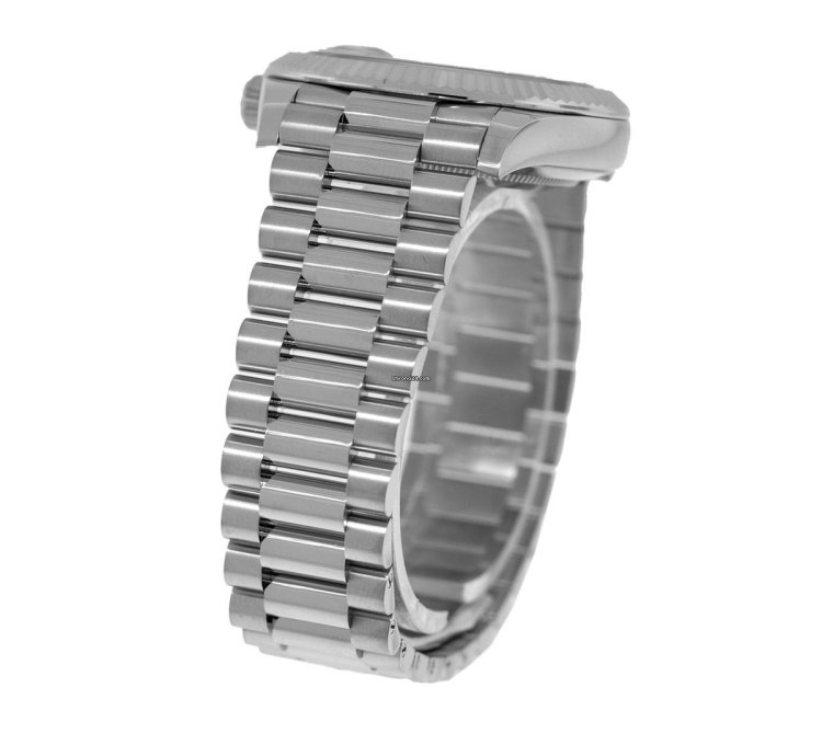 Rolex Day-date 40 40mm White Gold Blue Roman Dial President 228239