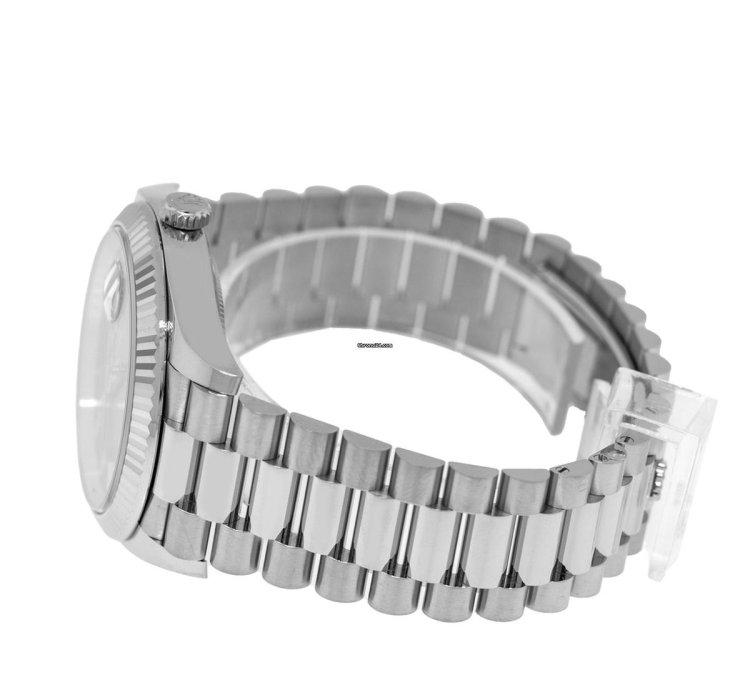 Rolex Day-date 40 40mm White Gold Blue Roman Dial President 228239