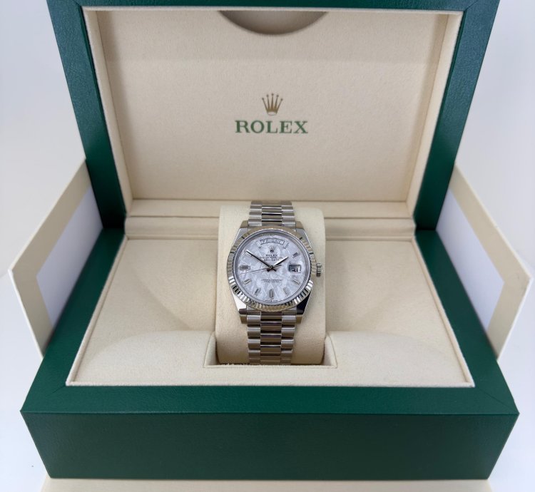 Rolex Day-date 40 40mm White Gold Fluted Bezel Meteorite Baguette Diamond Dial Presidential Band