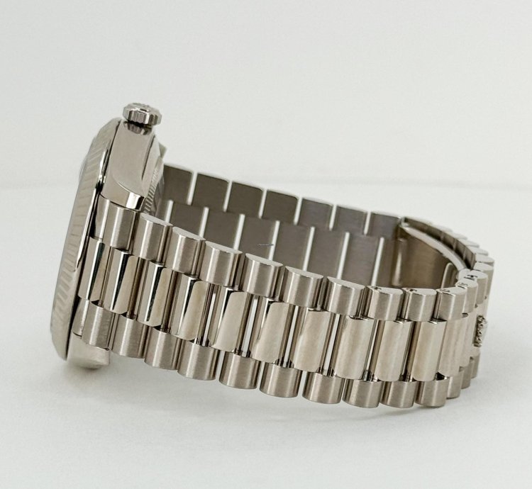 Rolex Day-date 40 40mm White Gold Fluted Bezel Meteorite Baguette Diamond Dial Presidential Band