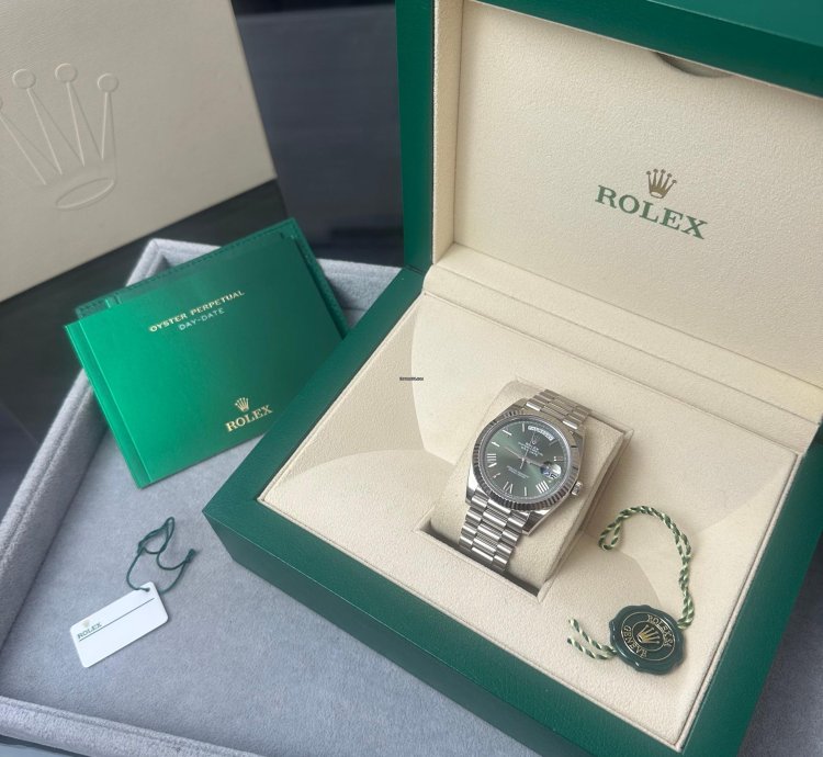 Rolex Day-date 40 40mm White Gold Olive Dial 2021