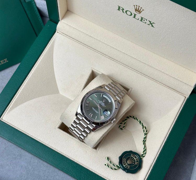 Rolex Day-date 40 40mm White Gold Olive Dial 2021