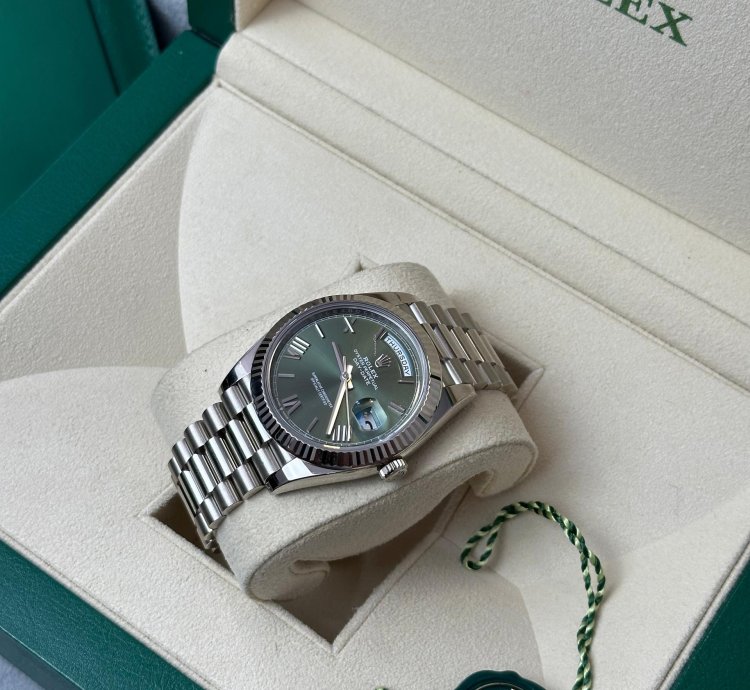 Rolex Day-date 40 40mm White Gold Olive Dial 2021