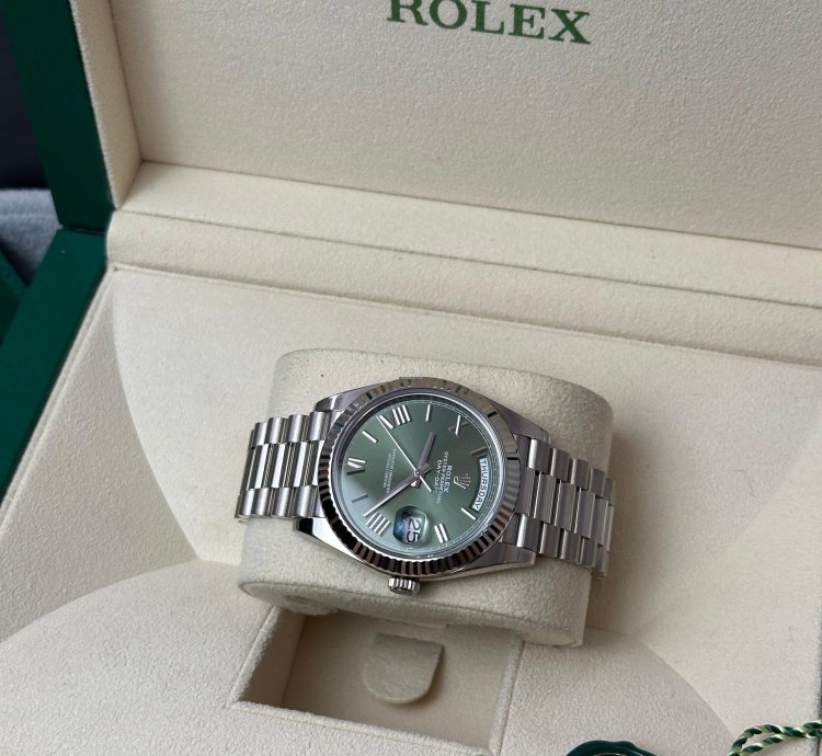 Rolex Day-date 40 40mm White Gold Olive Dial 2021