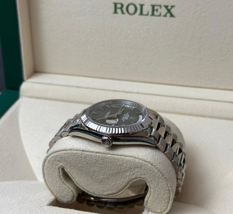 Rolex Day-date 40 40mm White Gold Olive Dial 2021