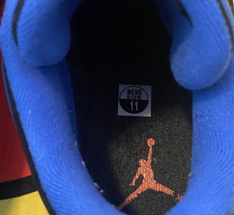 Air Jordan 4 Retro Cavs 2012