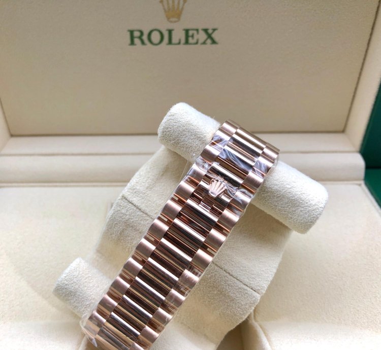 Rolex Day-date 40 40mm White Roman