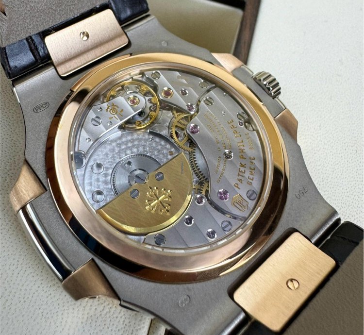 Patek Philippe Nautilus 5712gr-001