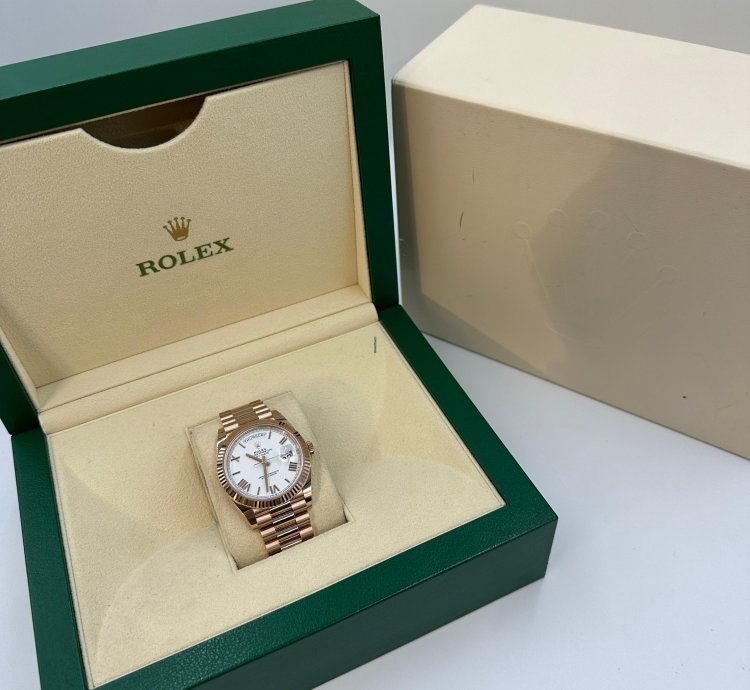 Rolex Day-date 40 40mm White Roman 2022