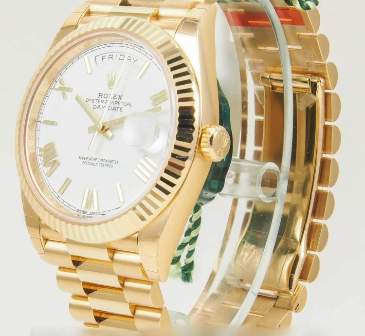 Rolex Day-date 40 40mm White Roman Dial 18k Yellow Gold President