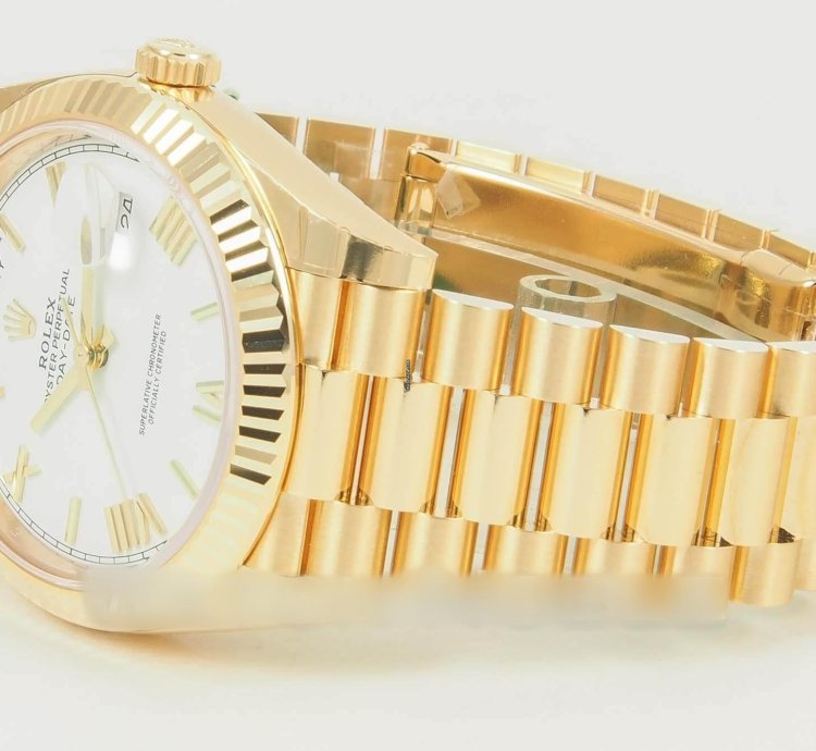 Rolex Day-date 40 40mm White Roman Dial 18k Yellow Gold President