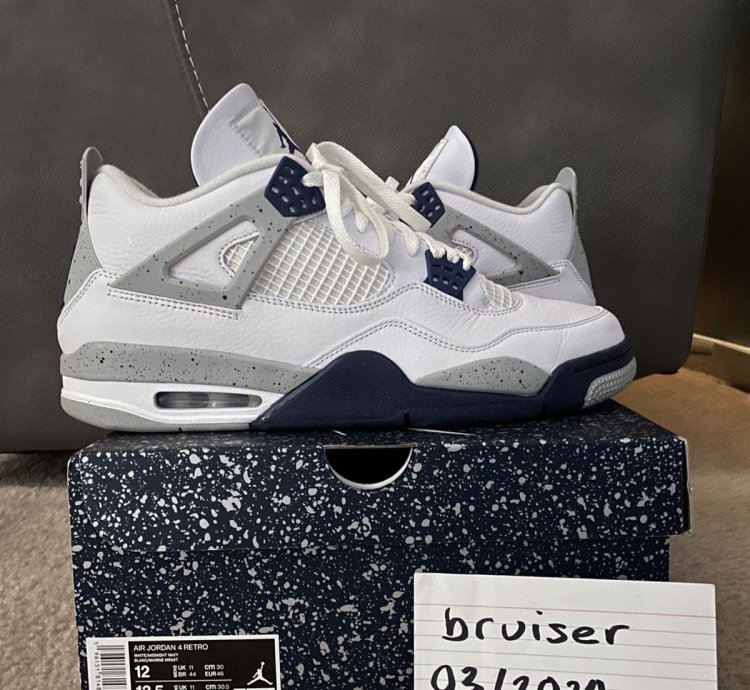 Air Jordan 4 Retro Midnight Navy