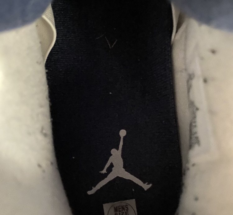 Air Jordan 4 Retro Midnight Navy