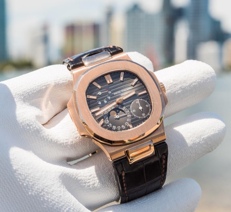Patek Philippe Nautilus 5712r-001 Brown Dial