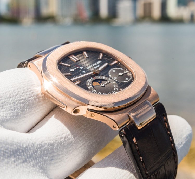 Patek Philippe Nautilus 5712r-001 Brown Dial