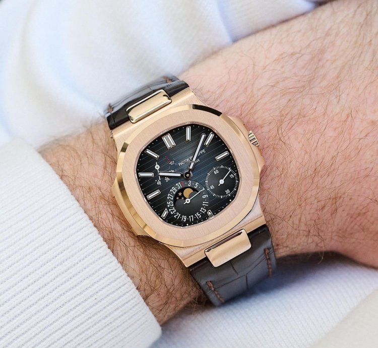 Patek Philippe Nautilus 5712r-001 Discontinued