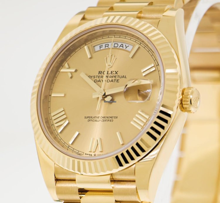 Rolex Day-date 40 40mm Yellow Gold Champagne Roman Dial Fluted Bezel 228238