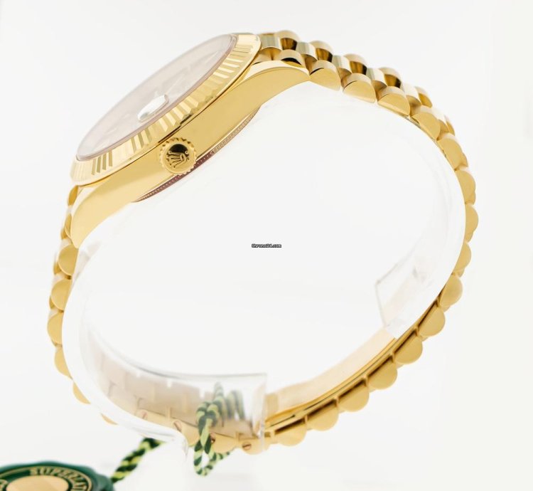 Rolex Day-date 40 40mm Yellow Gold Champagne Roman Dial Fluted Bezel 228238