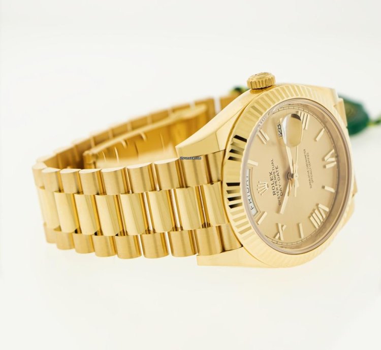 Rolex Day-date 40 40mm Yellow Gold Champagne Roman Dial Fluted Bezel 228238
