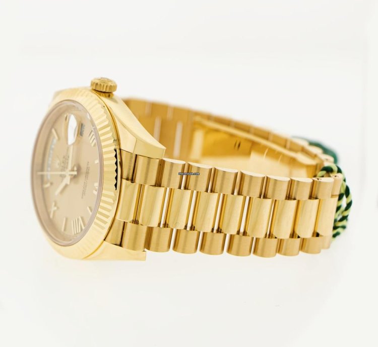 Rolex Day-date 40 40mm Yellow Gold Champagne Roman Dial Fluted Bezel 228238