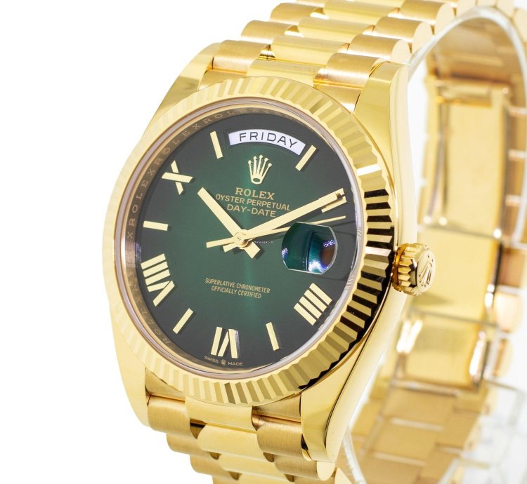 Rolex Day-date 40 40mm Yellow Gold Green Ombre Roman Dial Fluted Bezel 228238