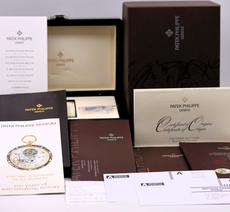 Patek Philippe Nautilus 5712r-001 Geneva Seal Full Set 2009