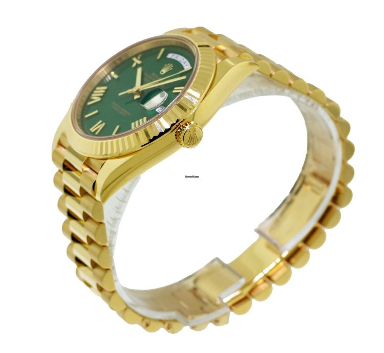Rolex Day-date 40 40mm Yellow Gold Green Roman Dial Fluted Bezel 228238