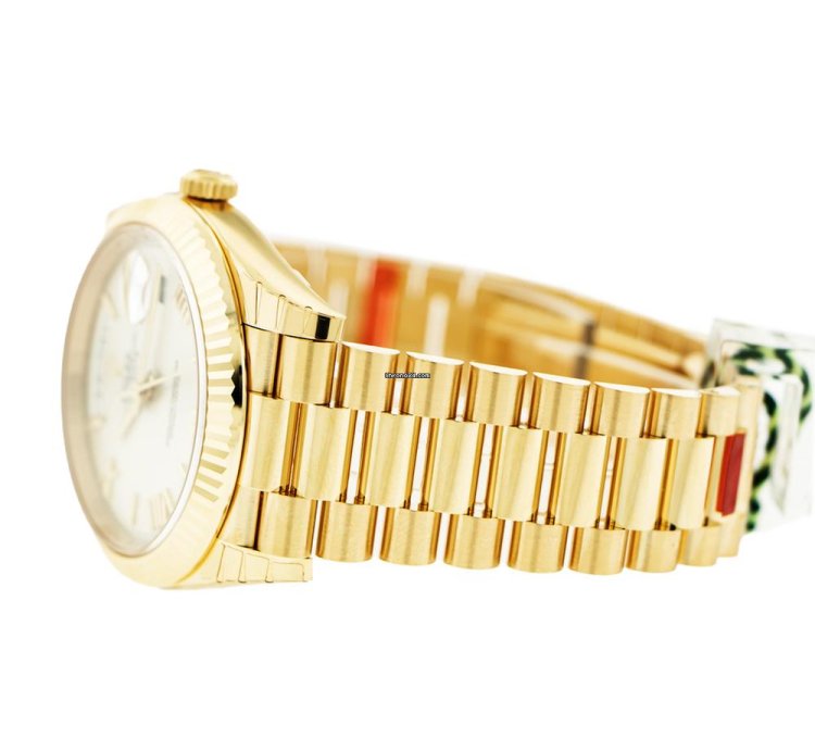 Rolex Day-date 40 40mm Yellow Gold Ivory Roman Dial Fluted Bezel 228238