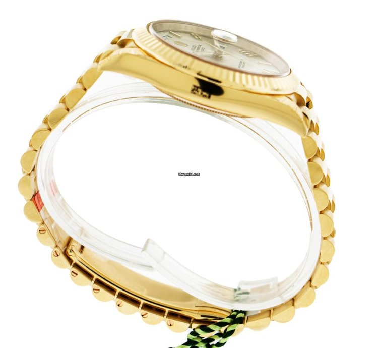 Rolex Day-date 40 40mm Yellow Gold Ivory Roman Dial Fluted Bezel 228238