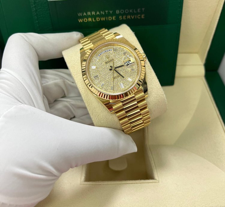 Rolex Day-date 40 40mm Yellow Gold Pave Dial 228238
