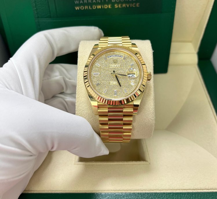 Rolex Day-date 40 40mm Yellow Gold Pave Dial 228238