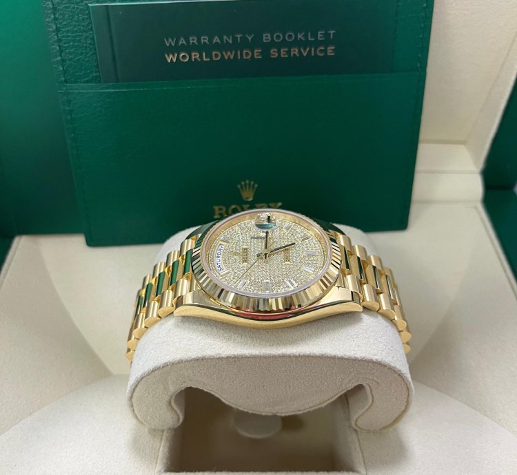Rolex Day-date 40 40mm Yellow Gold Pave Dial 228238