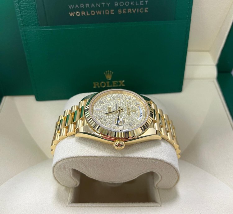 Rolex Day-date 40 40mm Yellow Gold Pave Dial 228238