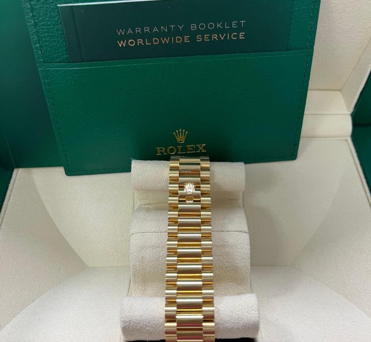 Rolex Day-date 40 40mm Yellow Gold Pave Dial 228238