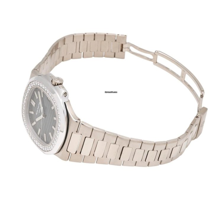 Patek Philippe Nautilus 5713 1g-001 Automatic White Gold Good