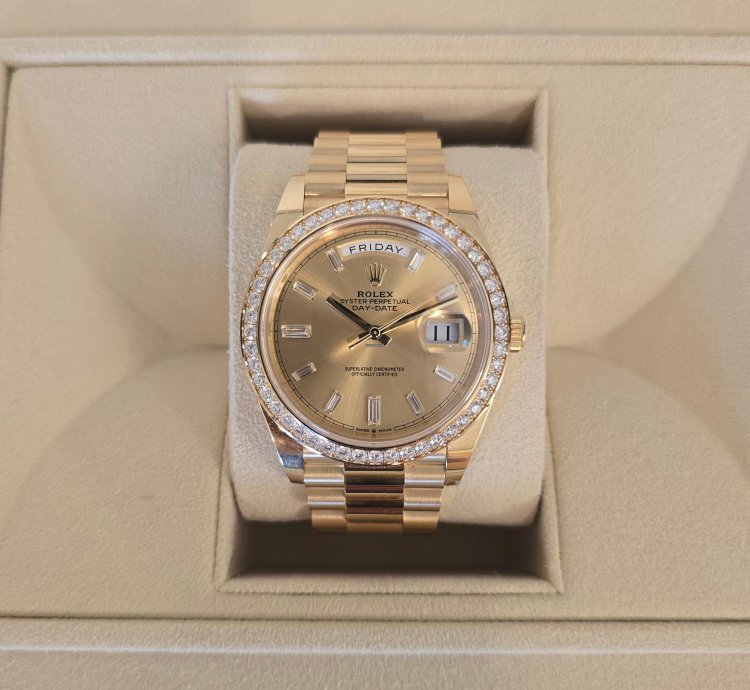 Rolex Day-date 40 40mm Yellow Gold Rolex Factory Diamond Dial