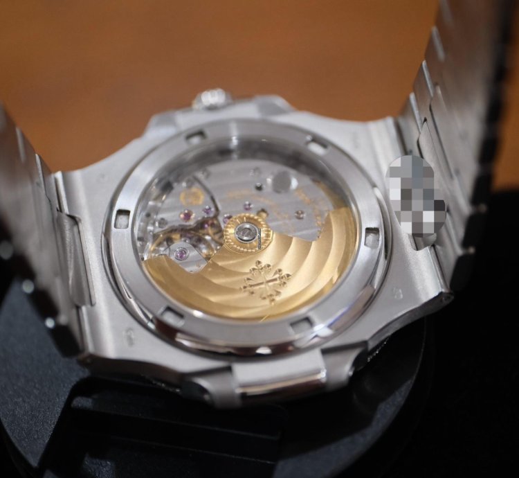 Patek Philippe Nautilus 5719 1g-001