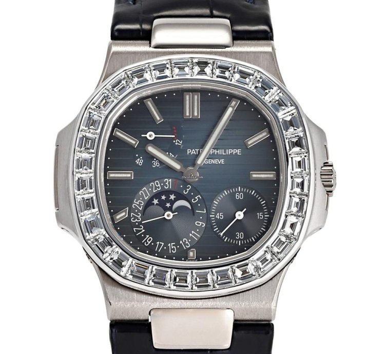 Patek Philippe Nautilus 5722g-001 Automatic White Gold Good