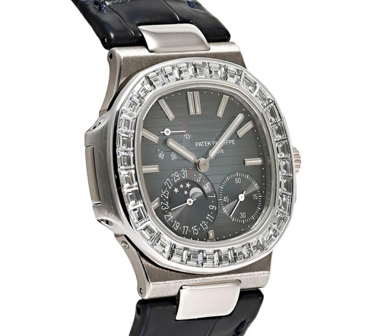 Patek Philippe Nautilus 5722g-001 Automatic White Gold Good