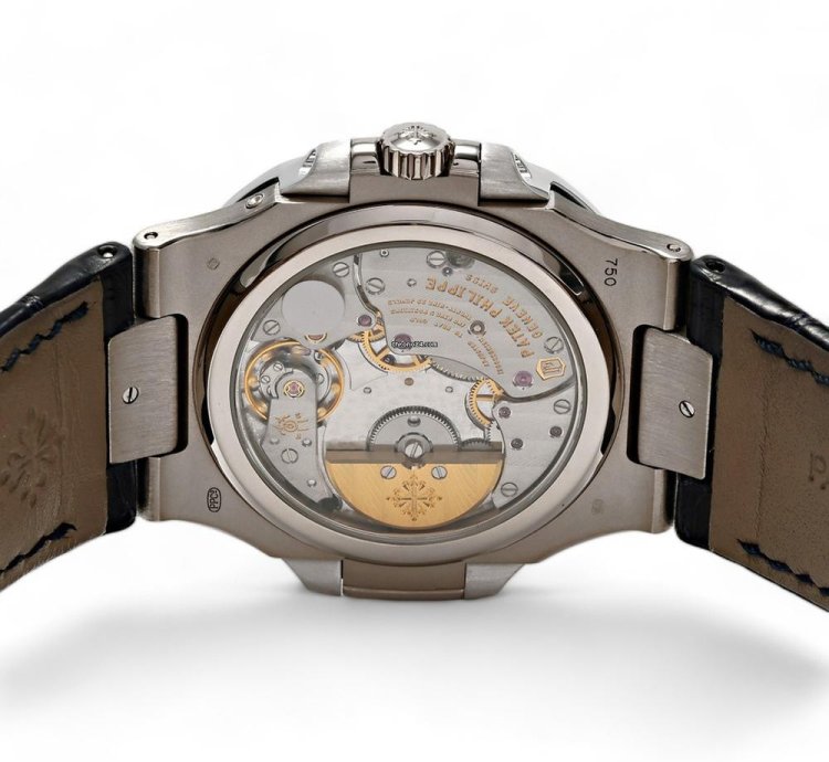 Patek Philippe Nautilus 5722g-001 Automatic White Gold Good