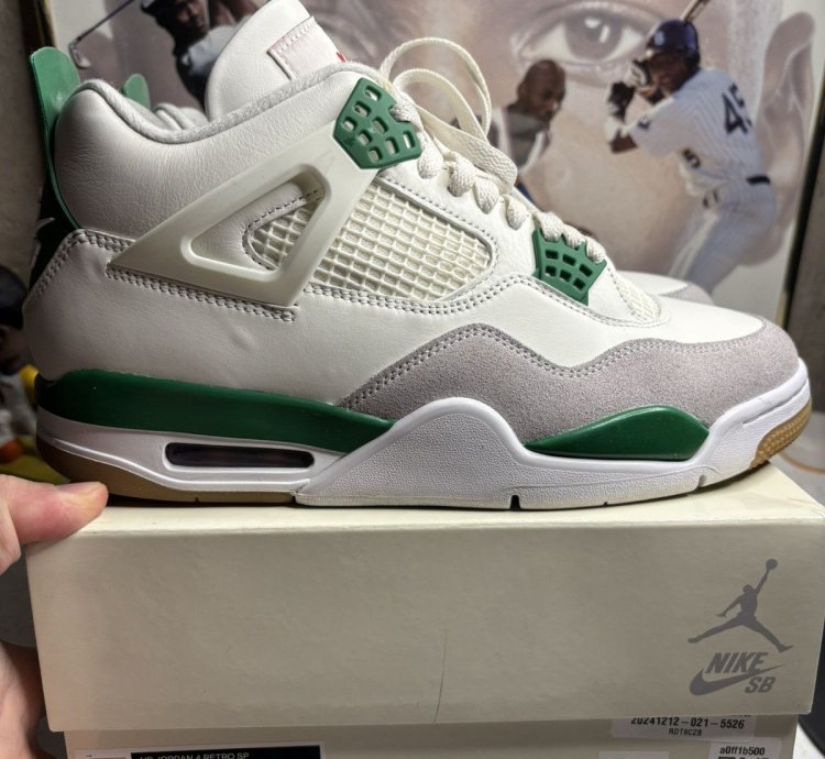 Air Jordan 4 Retro Sb