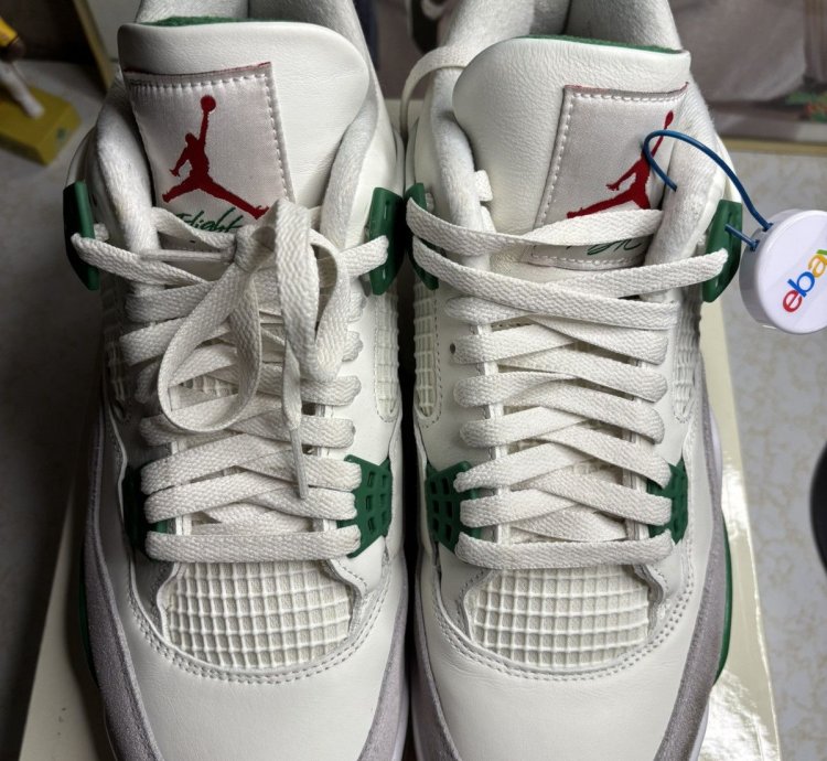Air Jordan 4 Retro Sb