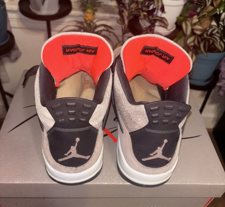 Air Jordan 4 Retro Taupe Haze