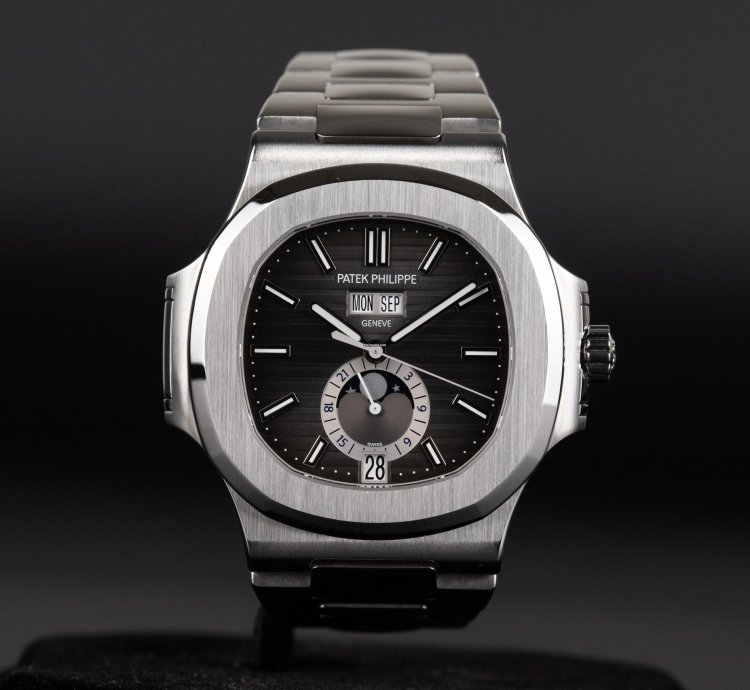 Patek Philippe Nautilus 5726 1a Nautilus Annual Calendar Grey Dial
