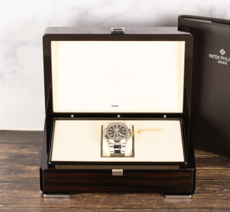 Patek Philippe Nautilus 5726 1a Nautilus Annual Calendar Grey Dial